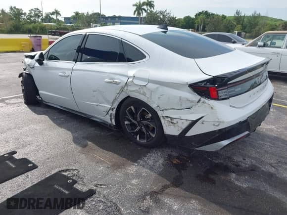 2025 Hyundai Sonata SEL with VIN KMHL64JA1SA484103, listed as a IAAI auction lot 43184663 with 11,847 mi miles and . Bid and sale history available at DreamBid. Image 3.