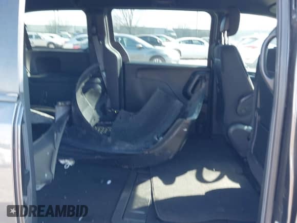 2019 Dodge Grand Caravan SE с VIN 2C4RDGBG4KR787784, выставлен на аукционе IAAI как лот 41624411 с пробегом 74 454 миль миль и . История ставок и продаж доступна на DreamBid. Изображение 8.