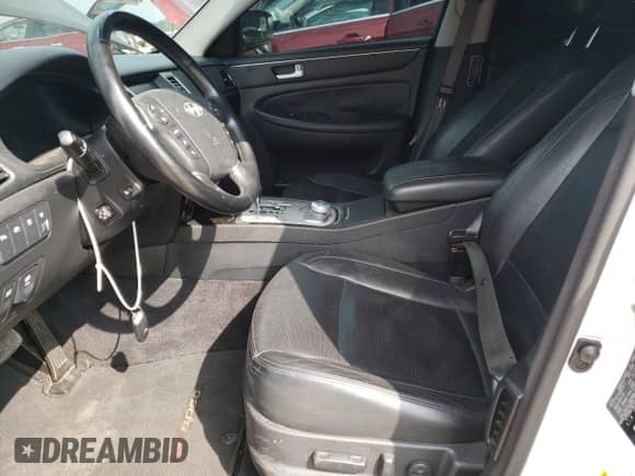 2014 Hyundai Genesis R-Spec с VIN KMHGC4DH1EU265213, выставлен на аукционе Copart как лот 61543503 с пробегом 76 661 миль миль и Списание • Salvage title. История ставок и продаж доступна на DreamBid. Изображение 7.
