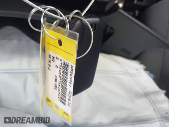 2025 Toyota Sienna LE with VIN 5TDKRKEC7SS260697, listed as a IAAI auction lot 42958407 with 5,707 mi miles and . Bid and sale history available at DreamBid. Image 11.