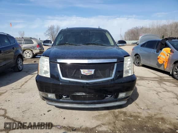 2009 Cadillac Escalade with VIN 1GYFK13279R101904, listed as a Copart auction lot 46648105 with 135,965 mi miles and Clean title. Bid and sale history available at DreamBid. Image 5.