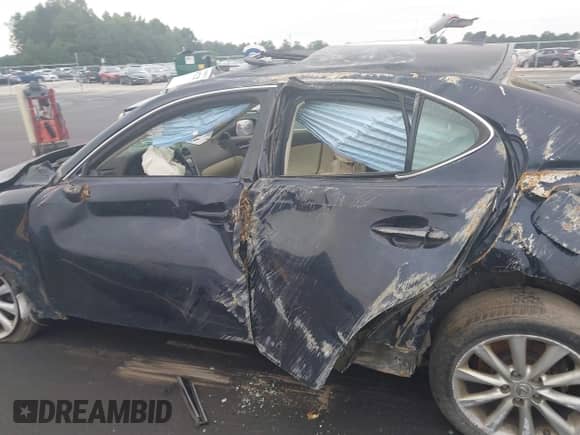 2010 Lexus IS 250 z VIN JTHCF5C20A2033414, wystawiony jako IAAI lot #42897972 z przebiegiem Nie podano mil oraz . Historia ofert i sprzedaży dostępna na DreamBid. Obrazek 14.