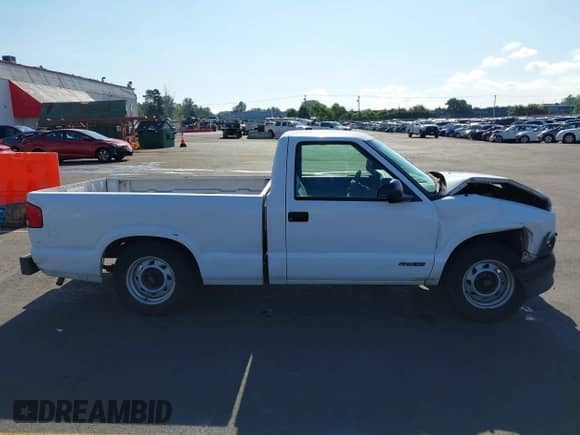 1995 Chevrolet S-10 with VIN 1GCCS1449S8232191, listed as a IAAI auction lot 42696740 with 101,072 mi miles and . Bid and sale history available at DreamBid. Image 14.