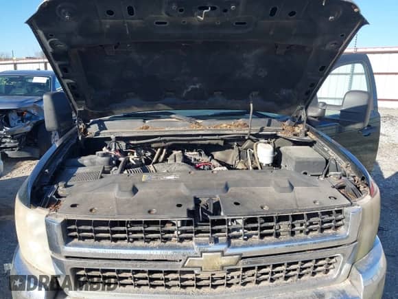 2009 Chevrolet Silverado 2500HD z VIN 1GBHC49K39E158939, wystawiony jako IAAI lot #41775789 z przebiegiem 221 899 mil mil oraz . Historia ofert i sprzedaży dostępna na DreamBid. Obrazek 10.