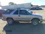 2002 Chevrolet Blazer LS с VIN 1GNCS18W12K145228, выставлен на аукционе IAAI как лот 41653692 с пробегом 213 764 миль миль и . История ставок и продаж доступна на DreamBid. Изображение 13.