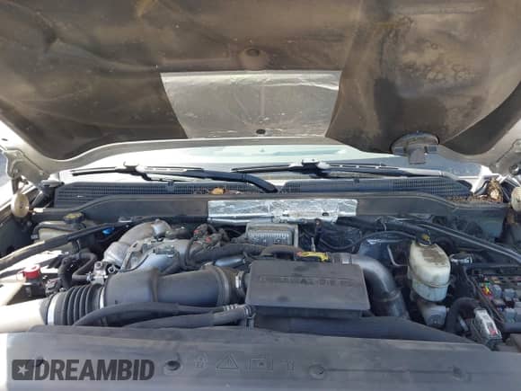 2017 Chevrolet Silverado 2500HD LTZ z VIN 1GC1KWEY9HF147801, wystawiony jako IAAI lot #42299119 z przebiegiem 95 162 mil mil oraz . Historia ofert i sprzedaży dostępna na DreamBid. Obrazek 10.