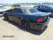 2002 Ford Mustang GT Deluxe z VIN 1FAFP45X92F229236, wystawiony jako IAAI lot #42565552 z przebiegiem 122 504 mil mil oraz . Historia ofert i sprzedaży dostępna na DreamBid. Obrazek 3.