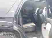2007 Chevrolet Tahoe LTZ z VIN 1GNFK13057R430190, wystawiony jako IAAI lot #42738498 z przebiegiem 276 224 mil mil oraz . Historia ofert i sprzedaży dostępna na DreamBid. Obrazek 8.