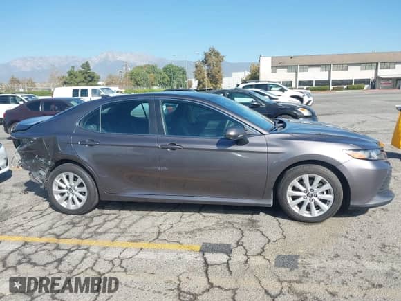 2019 Toyota Camry LE с VIN 4T1B11HK2KU715449, выставлен на аукционе IAAI как лот 43495656 с пробегом 82 639 миль миль и . История ставок и продаж доступна на DreamBid. Изображение 14.