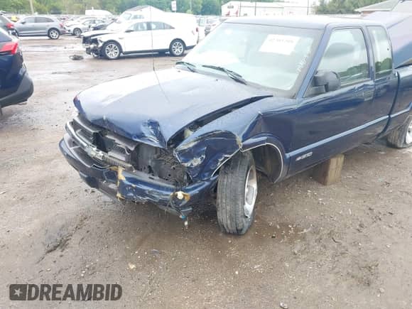 2001 Chevrolet S-10 LS с VIN 1GCCS19WX18259344, выставлен на аукционе IAAI как лот 42305208 с пробегом Не указан миль и . История ставок и продаж доступна на DreamBid. Изображение 6.