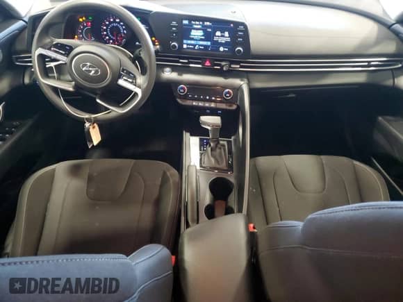 2021 Hyundai Elantra SEL с VIN 5NPLM4AG6MH011470, выставлен на аукционе Copart как лот 85168145 с пробегом 16 933 миль миль и Списание • Salvage title. История ставок и продаж доступна на DreamBid. Изображение 8.