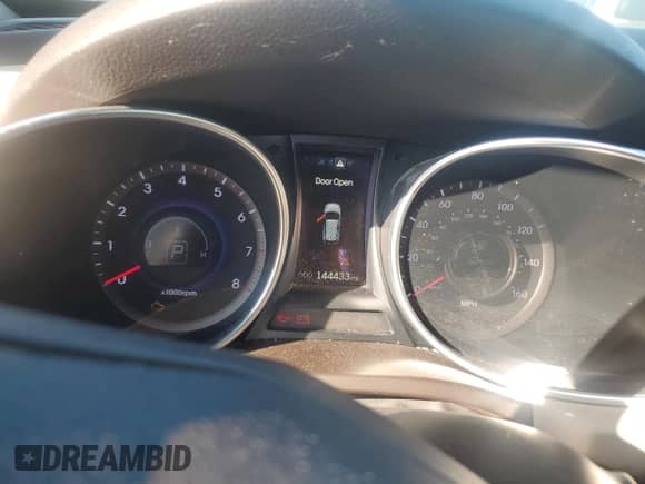 2014 Hyundai Santa Fe с VIN 5XYZU3LB8EG126912, выставлен на аукционе Copart как лот 82373945 с пробегом 144 433 миль миль и Чистый • Clean title. История ставок и продаж доступна на DreamBid. Изображение 9.