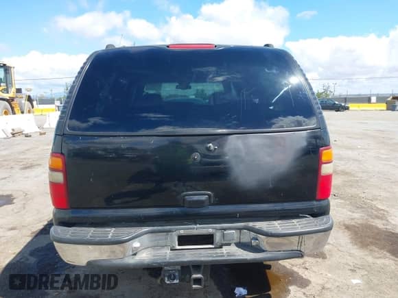 2001 Chevrolet Suburban LS with VIN 3GNFK16T91G172558, listed as a IAAI auction lot 42249665 with 387,689 mi miles and . Bid and sale history available at DreamBid. Image 16.