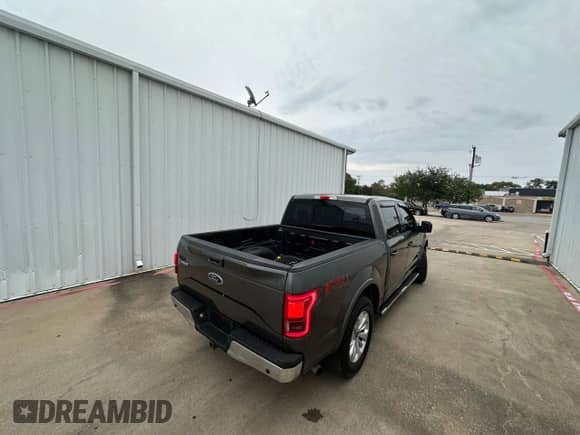 2016 Ford F-150 XLT z VIN 1FTEW1EP0GKE53257, wystawiony jako Copart lot #85405575 z przebiegiem 207 342 mil mil oraz Czysty tytuł • Clean title. Historia ofert i sprzedaży dostępna na DreamBid. Obrazek 4.