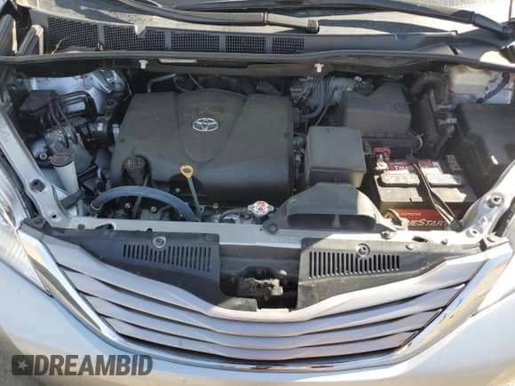 2017 Toyota Sienna XLE with VIN 5TDDZ3DC5HS169369, listed as a Copart auction lot 59809945 with 37,196 mi miles and Salvage title. Bid and sale history available at DreamBid. Image 12.