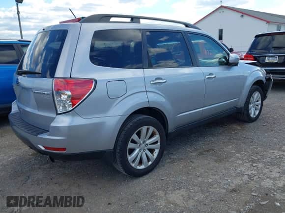 2012 Subaru Forester X Limited z VIN JF2SHAEC3CH450047, wystawiony jako IAAI lot #43489172 z przebiegiem 128 132 mil mil oraz . Historia ofert i sprzedaży dostępna na DreamBid. Obrazek 4.