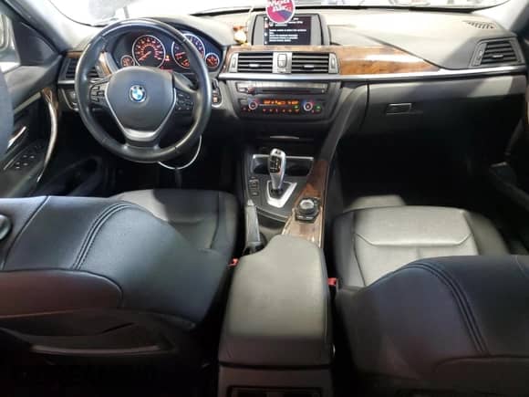 2015 BMW 3 Series 328i с VIN WBA3C1C57FK124861, выставлен на аукционе Copart как лот 82209525 с пробегом 99 882 миль миль и Чистый • Clean title. История ставок и продаж доступна на DreamBid. Изображение 8.