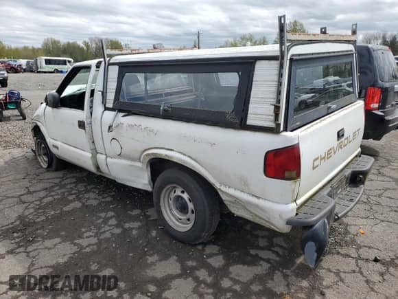 2001 Chevrolet S-10 с VIN 1GCCS14511K185779, выставлен на аукционе Copart как лот 52922175 с пробегом Не указан миль и Списание • Salvage title. История ставок и продаж доступна на DreamBid. Изображение 2.