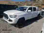 2021 Toyota Tacoma SR z VIN 5TFCZ5AN7MX267045, wystawiony jako Copart lot #65592105 z przebiegiem 40 992 mil mil oraz Szkoda całkowita • Salvage title. Historia ofert i sprzedaży dostępna na DreamBid. Obrazek 1.