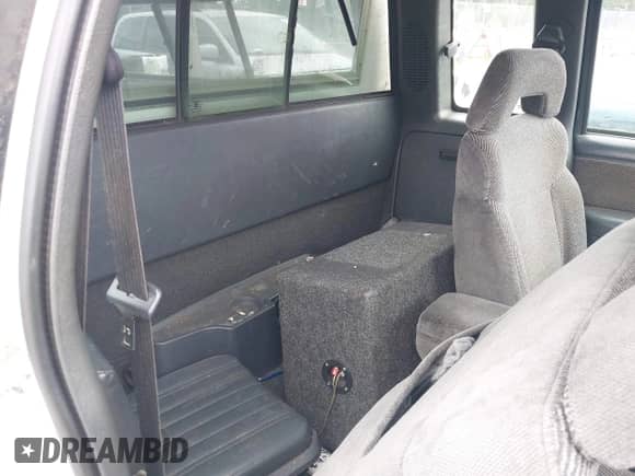 1994 Chevrolet S-10 LS with VIN 1GCDT19W7R8143385, listed as a IAAI auction lot 42587862 with 301,809 mi miles and . Bid and sale history available at DreamBid. Image 8.