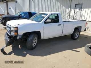 2014 Chevrolet Silverado 1500 Work Truck z VIN 1GCNCPEH6EZ377326, wystawiony jako Copart lot #81245585 z przebiegiem 132 522 mil mil oraz Szkoda całkowita • Salvage title. Historia ofert i sprzedaży dostępna na DreamBid. Obrazek 1.