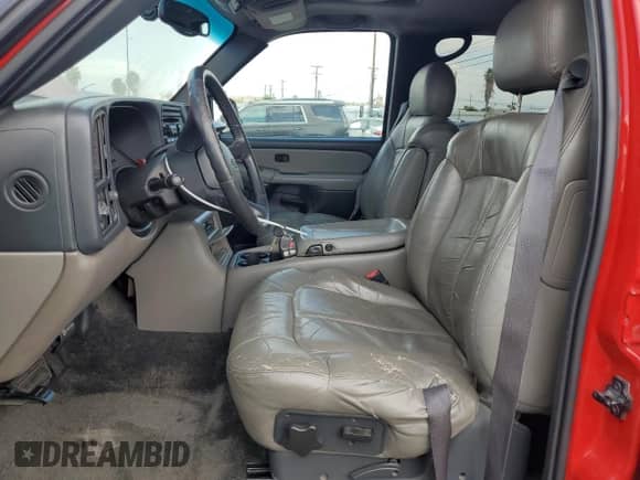 2002 Chevrolet Tahoe LS с VIN 1GNEC13T12R173878, выставлен на аукционе Copart как лот 71732305 с пробегом 250 171 миль миль и Списание • Salvage title. История ставок и продаж доступна на DreamBid. Изображение 7.