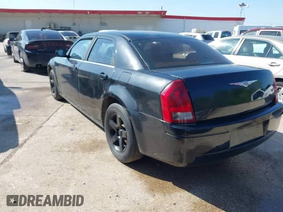 2005 Chrysler 300 300 z VIN 2C3JA43R65H668010, wystawiony jako IAAI lot #41976405 z przebiegiem 216 099 mil mil oraz . Historia ofert i sprzedaży dostępna na DreamBid. Obrazek 3.