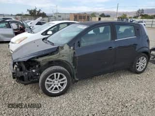 2014 Chevrolet Sonic LT с VIN 1G1JC6SB5E4143080, выставлен на аукционе Copart как лот 80531665 с пробегом 131 246 миль миль и Списание • Salvage title. История ставок и продаж доступна на DreamBid. Изображение 1.