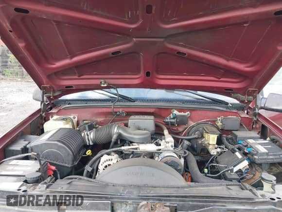 1998 Chevrolet Silverado 2500 z VIN 1GCGC29R5WE213122, wystawiony jako IAAI lot #42668999 z przebiegiem 124 972 mil mil oraz . Historia ofert i sprzedaży dostępna na DreamBid. Obrazek 10.