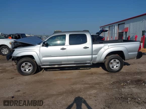 2005 Toyota Tacoma с VIN 5TEMU52N95Z012375, выставлен на аукционе IAAI как лот 43032113 с пробегом 120 468 миль миль и . История ставок и продаж доступна на DreamBid. Изображение 15.