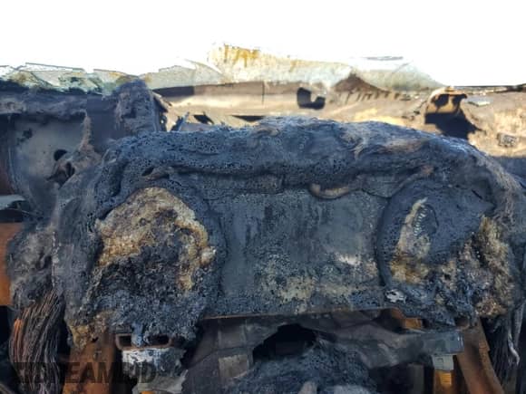 2020 Chevrolet Silverado 2500HD High Country z VIN 1GC4YREY4LF165984, wystawiony jako Copart lot #58317565 z przebiegiem Nie podano mil oraz Nie do naprawy • Non repairable. Historia ofert i sprzedaży dostępna na DreamBid. Obrazek 9.