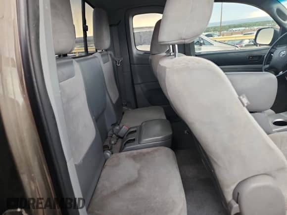 2011 Toyota Tacoma z VIN 5TFUX4ENXBX003376, wystawiony jako Copart lot #70226565 z przebiegiem 183 280 mil mil oraz Szkoda całkowita • Salvage title. Historia ofert i sprzedaży dostępna na DreamBid. Obrazek 10.