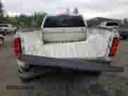 2019 Chevrolet Silverado 1500 Work Truck z VIN 2GCRCNEC4K1206931, wystawiony jako Copart lot #84223765 z przebiegiem 113 694 mil mil oraz Szkoda całkowita • Salvage title. Historia ofert i sprzedaży dostępna na DreamBid. Obrazek 6.