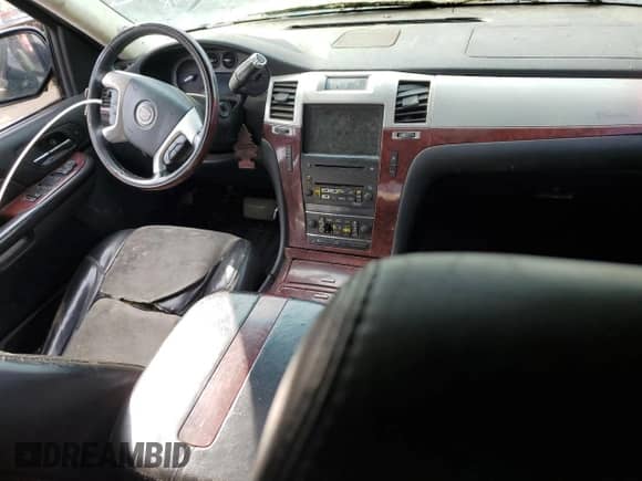 2007 Cadillac Escalade ESV с VIN 1GYFK66897R289951, выставлен на аукционе Copart как лот 53170665 с пробегом 157 405 миль миль и Списание • Salvage title. История ставок и продаж доступна на DreamBid. Изображение 8.