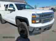 2015 Chevrolet Silverado 1500 LT z VIN 1GCVKREC0FZ192676, wystawiony jako IAAI lot #43579154 z przebiegiem 113 648 mil mil oraz . Historia ofert i sprzedaży dostępna na DreamBid. Obrazek 6.