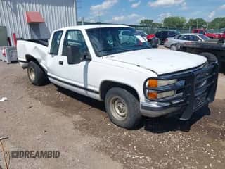1996 Chevrolet Silverado 1500 with VIN 2GCEC19M7T1134568, listed as a IAAI auction lot 42742423 with 151,658 mi miles and . Bid and sale history available at DreamBid. Image 1.