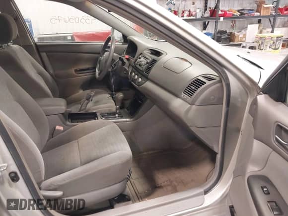 2005 Toyota Camry LE с VIN 4T1BF32KX5U591683, выставлен на аукционе IAAI как лот 43305675 с пробегом 243 244 миль миль и . История ставок и продаж доступна на DreamBid. Изображение 5.