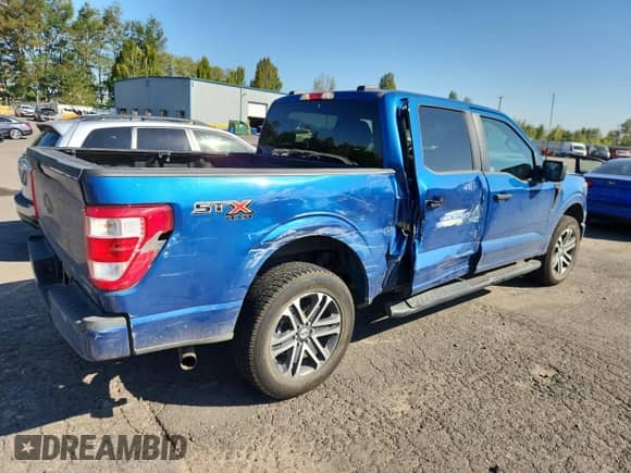 2023 Ford F-150 XL с VIN 1FTEW1EP8PKE19955, выставлен на аукционе Copart как лот 81131895 с пробегом 47 762 миль миль и Списание • Salvage title. История ставок и продаж доступна на DreamBid. Изображение 3.