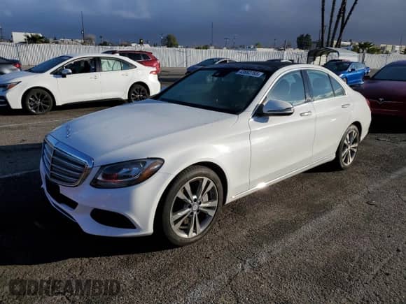 2016 Mercedes-Benz C 350e z VIN 55SWF4HB9GU154920, wystawiony jako Copart lot #43662765 z przebiegiem 63 237 mil mil oraz Szkoda całkowita • Salvage title. Historia ofert i sprzedaży dostępna na DreamBid. Obrazek 1.