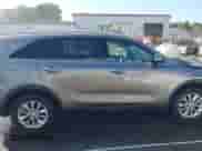 2018 Kia Sorento L с VIN 5XYPG4A34JG422780, выставлен на аукционе IAAI как лот 43264925 с пробегом 100 185 миль миль и . История ставок и продаж доступна на DreamBid. Изображение 13.