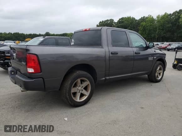2016 Ram 1500 Express z VIN 3C6RR7KT5GG348855, wystawiony jako Copart lot #68904085 z przebiegiem 136 508 mil mil oraz Szkoda całkowita • Salvage title. Historia ofert i sprzedaży dostępna na DreamBid. Obrazek 3.