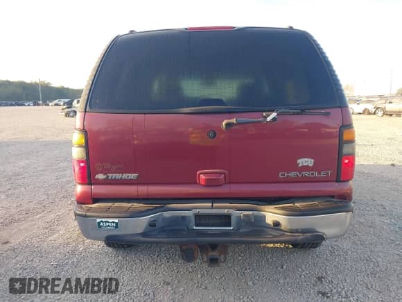 2005 Chevrolet Tahoe LS with VIN 1GNEK13T15J150445, listed as a IAAI auction lot 43356180 with 310,539 mi miles and . Bid and sale history available at DreamBid. Image 12.