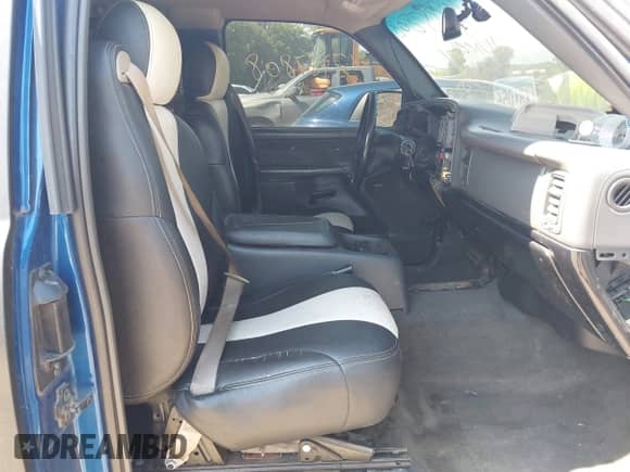 2003 Chevrolet Silverado SS with VIN 2GCEK19N531297781, listed as a IAAI auction lot 42387808 with 207,157 mi miles and . Bid and sale history available at DreamBid. Image 5.