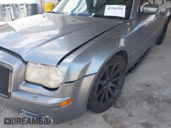 2006 Chrysler 300 C SRT-8 with VIN 2C3KA73WX6H377782, listed as a IAAI auction lot 42701559 with 162,267 mi miles and . Bid and sale history available at DreamBid. Image 6.