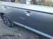 2019 Mitsubishi Outlander ES z VIN JA4AZ3A3XKZ024402, wystawiony jako IAAI lot #43528647 z przebiegiem 144 274 mil mil oraz . Historia ofert i sprzedaży dostępna na DreamBid. Obrazek 6.