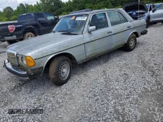 1984 Mercedes-Benz 300 D с VIN WDBAB33A9EA031137, выставлен на аукционе Copart как лот 61379295 с пробегом Не указан миль и Чистый • Clean title. История ставок и продаж доступна на DreamBid. Изображение 1.