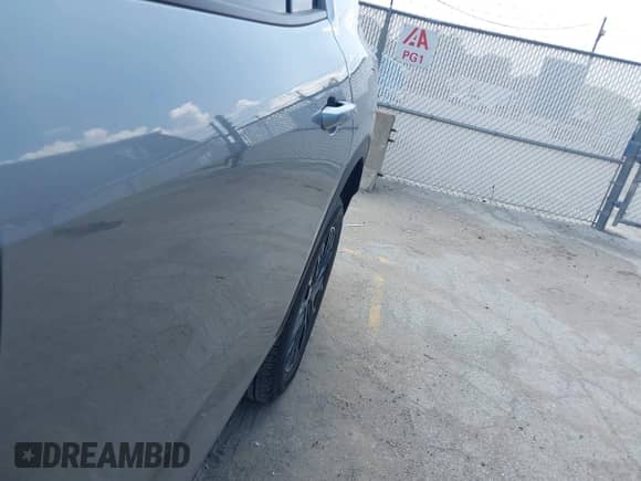 2025 Chevrolet Traverse FWD LT с VIN 1GNERGRS0SJ113833, выставлен на аукционе IAAI как лот 42518705 с пробегом 6 418 миль миль и . История ставок и продаж доступна на DreamBid. Изображение 12.