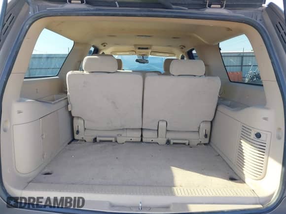 2007 Chevrolet Suburban LT с VIN 1GNFK16357R265554, выставлен на аукционе IAAI как лот 41434543 с пробегом 139 928 миль миль и . История ставок и продаж доступна на DreamBid. Изображение 19.