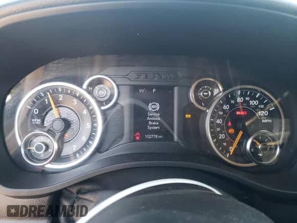 2020 Ram 1500 Big Horn с VIN 1C6RREFT5LN158182, выставлен на аукционе Copart как лот 71885305 с пробегом 102 778 миль миль и На запчасти • Non repairable. История ставок и продаж доступна на DreamBid. Изображение 9.