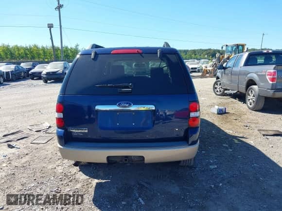 2008 Ford Explorer Eddie Bauer z VIN 1FMEU74EX8UA65477, wystawiony jako IAAI lot #43343910 z przebiegiem 176 550 mil mil oraz . Historia ofert i sprzedaży dostępna na DreamBid. Obrazek 15.
